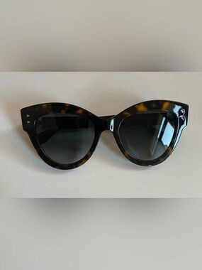 Fendi Classic Tortoiseshell Women's Sunglasses